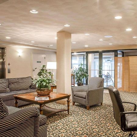 Comfort Inn At Newport Beach Мидлтаун Экстерьер фото