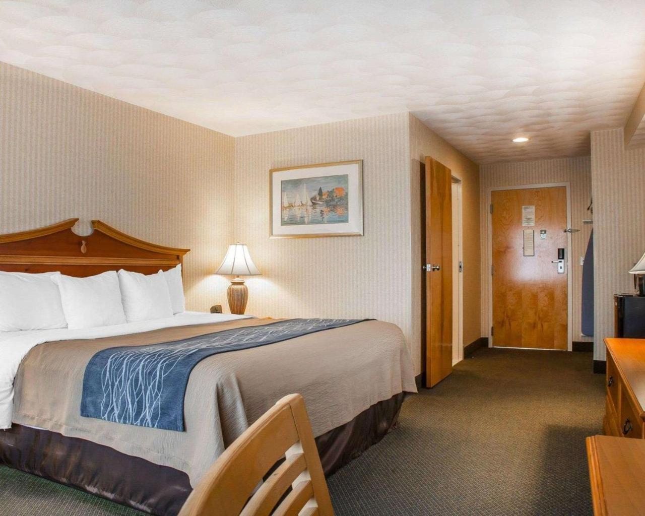 Comfort Inn At Newport Beach Мидлтаун Экстерьер фото
