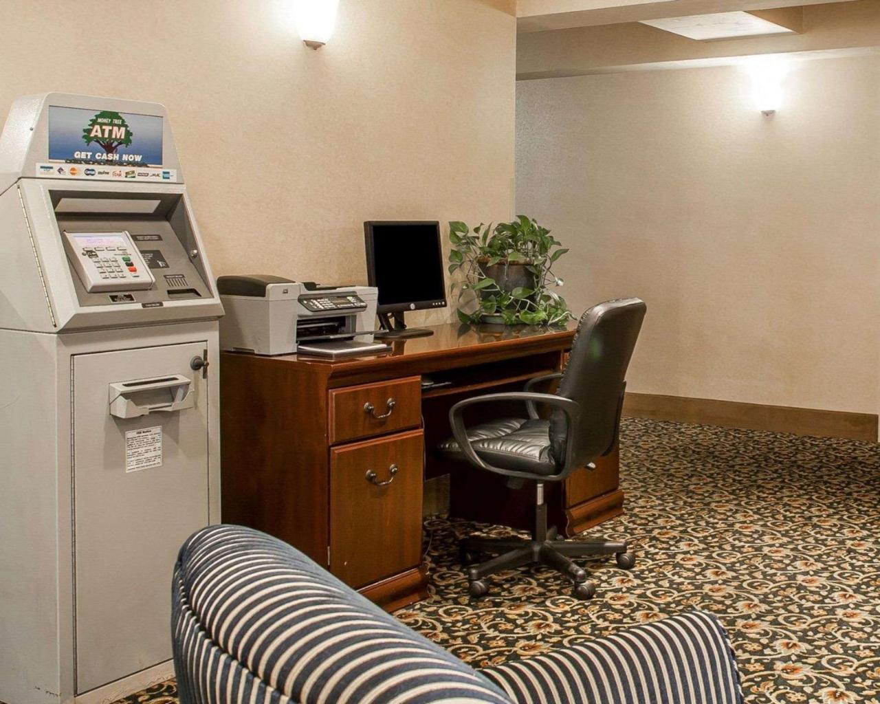 Comfort Inn At Newport Beach Мидлтаун Экстерьер фото