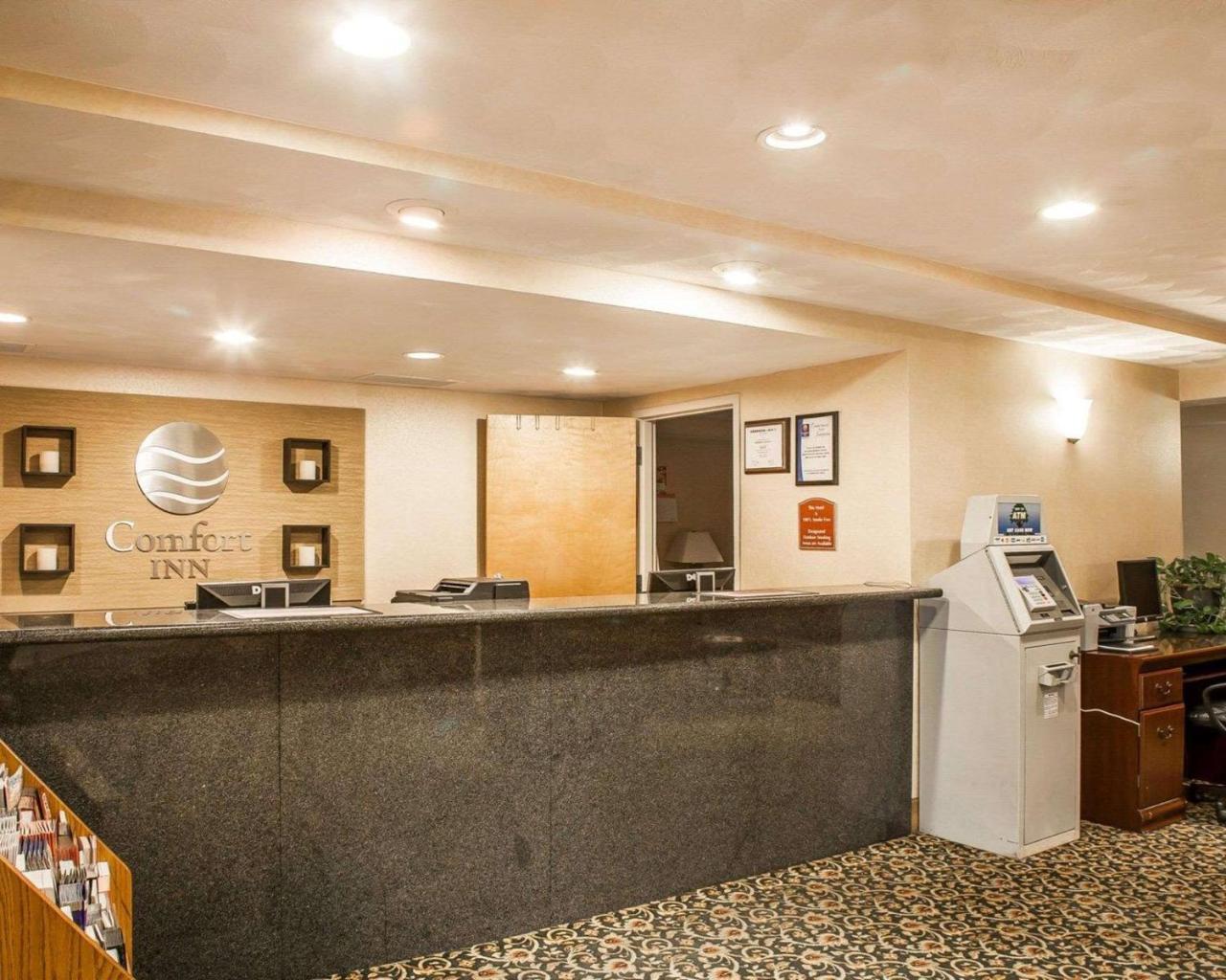 Comfort Inn At Newport Beach Мидлтаун Экстерьер фото