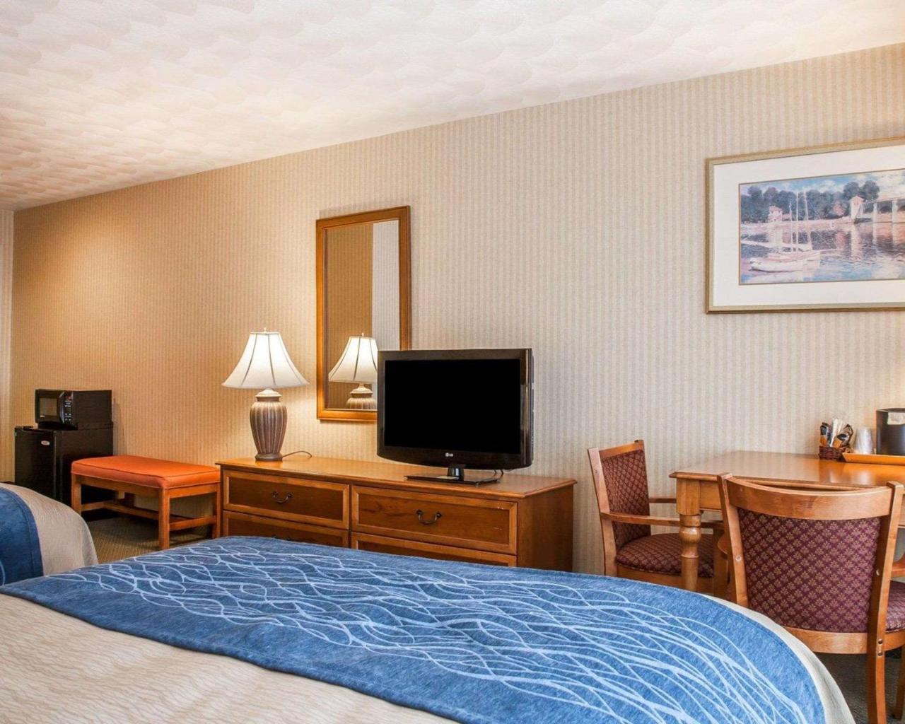 Comfort Inn At Newport Beach Мидлтаун Экстерьер фото