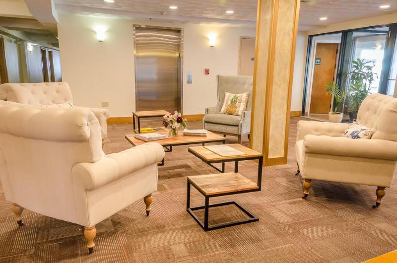 Comfort Inn At Newport Beach Мидлтаун Экстерьер фото